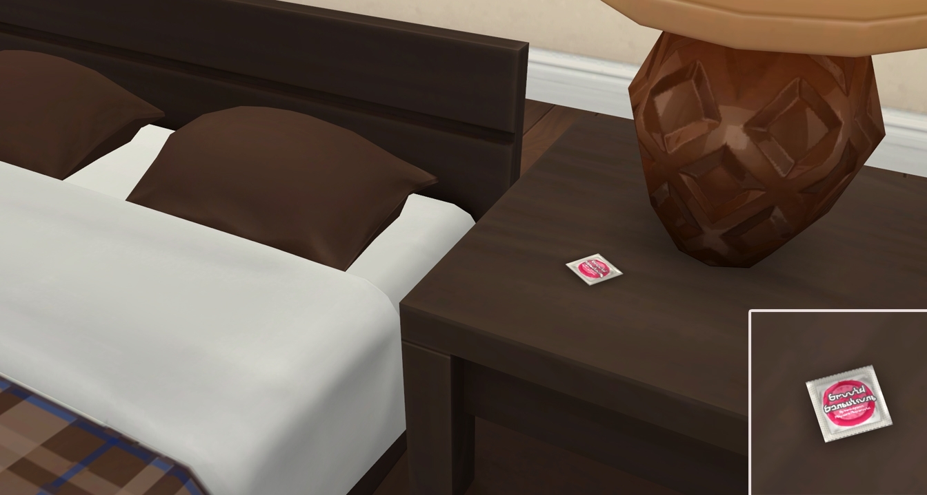 190821_condom_scene